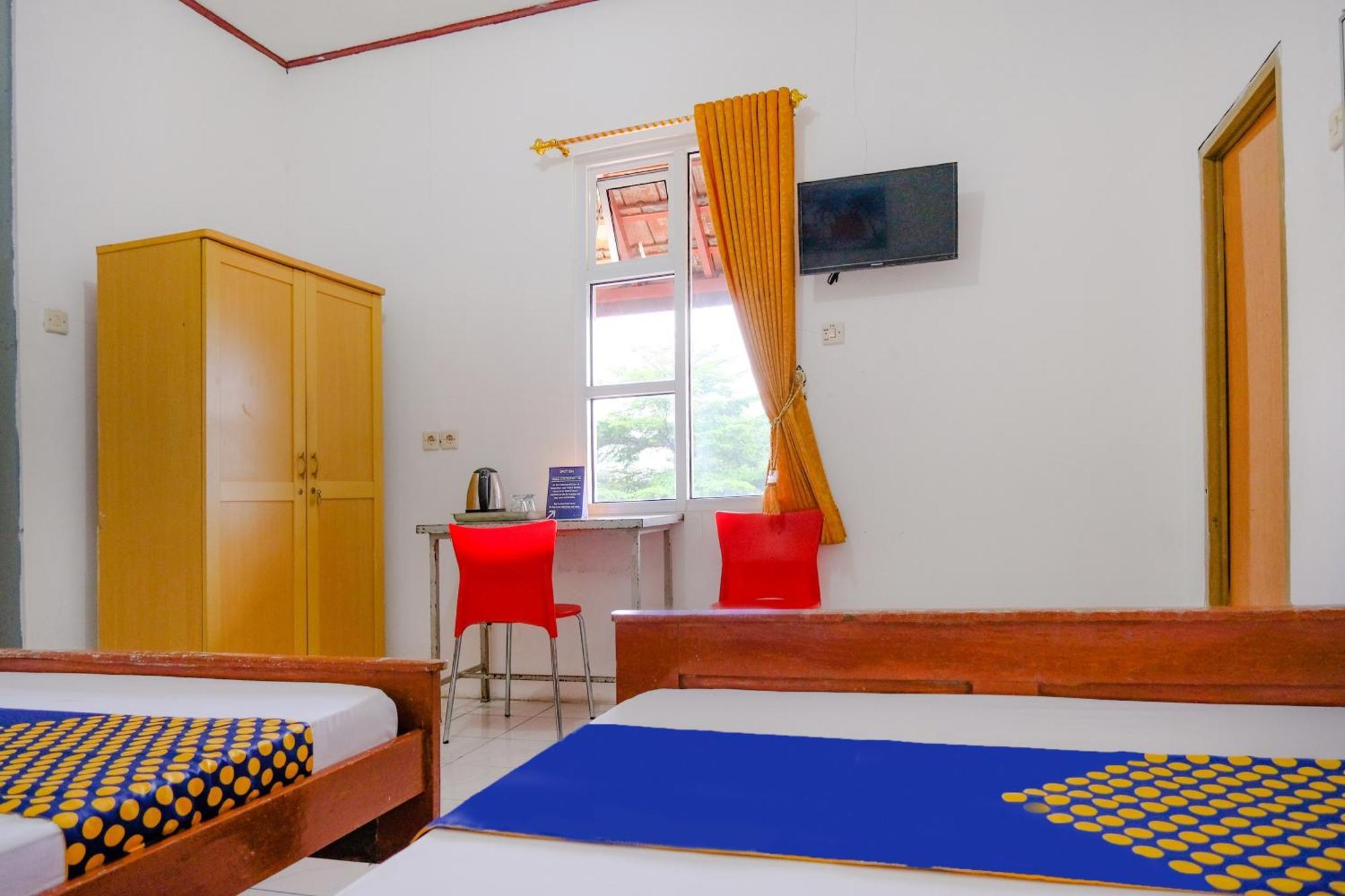 Oyo Life 2638 Hotel Raya Sarangan Exteriör bild