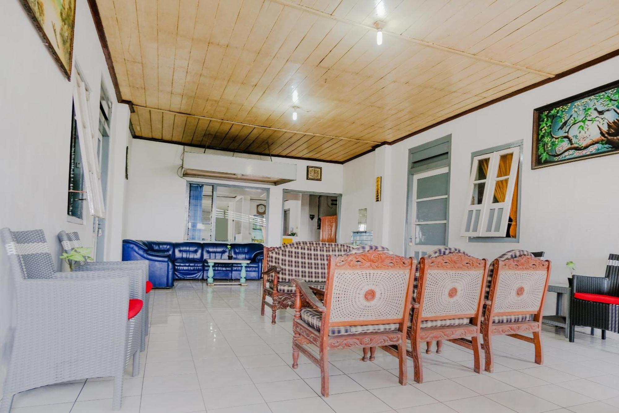 Oyo Life 2638 Hotel Raya Sarangan Exteriör bild